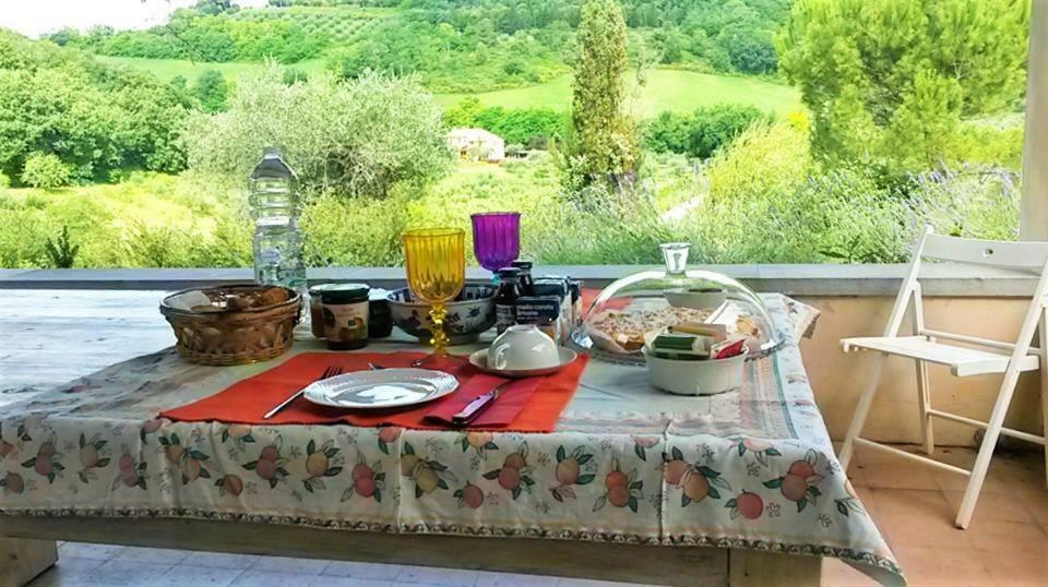 Agriturismo La Barca Nel Bosco Rosciano  Экстерьер фото